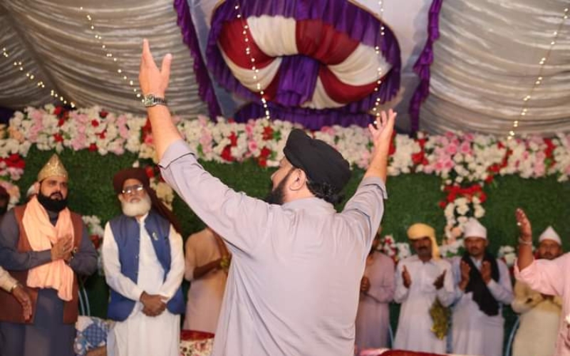 Peaceful atmosphere at the darbar